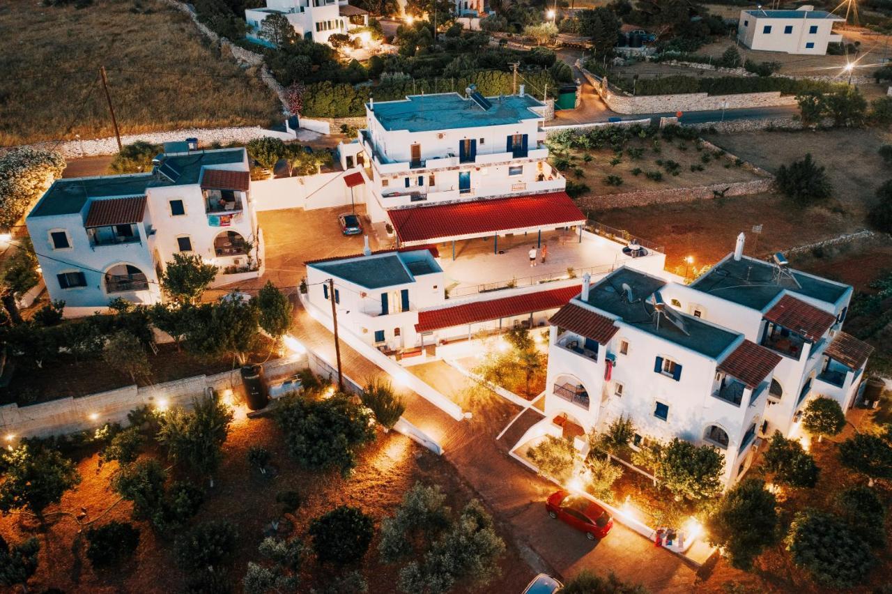 Theofilos Appartements Livadi  Екстериор снимка